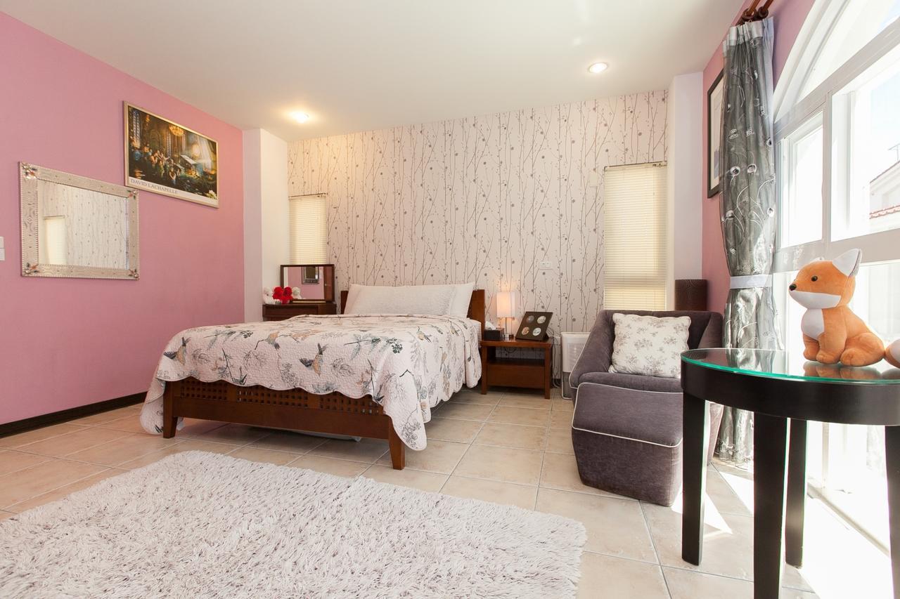 White Cotton Candy Homestay Hualien Eksteriør bilde