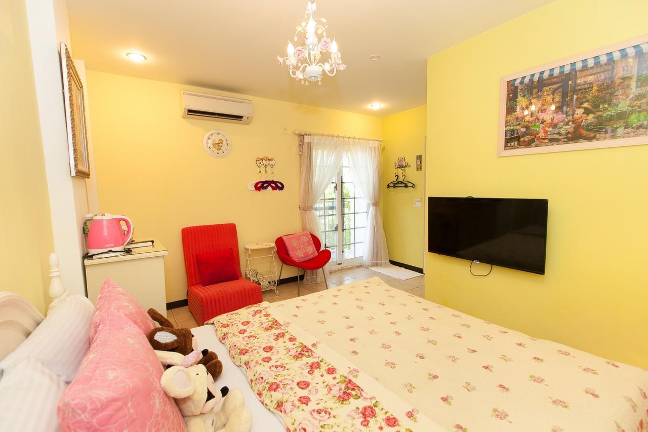 White Cotton Candy Homestay Hualien Eksteriør bilde